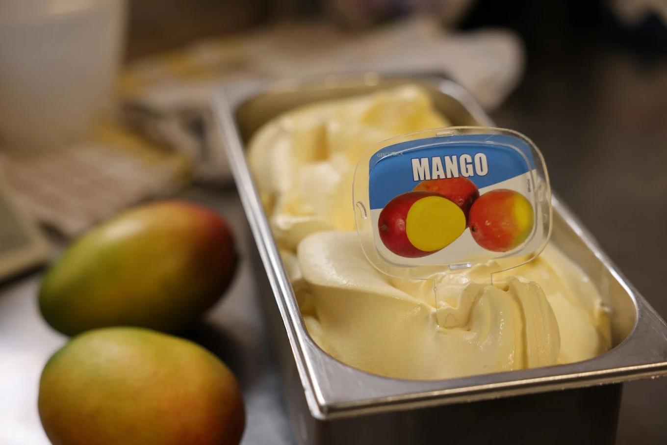 Mango-Eis aus echten Mangos